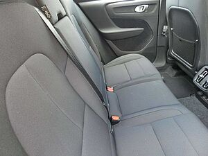 Volvo  D3 2WD Momentum Pro (EURO 6d-TEMP) Klima Navi