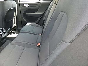 Volvo  D3 2WD Momentum Pro (EURO 6d-TEMP) Klima Navi