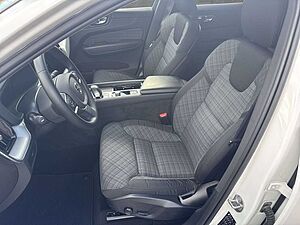 Volvo  B4 (Diesel) 2WD Core (EURO 6d) Klima