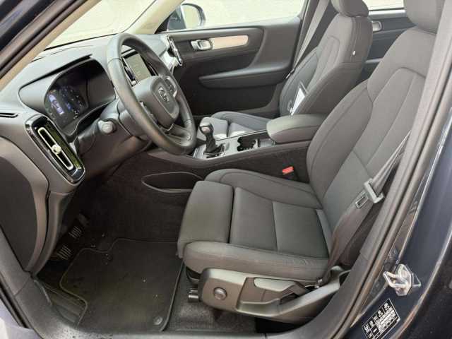 Volvo  D3 2WD Momentum Pro (EURO 6d-TEMP) Klima Navi
