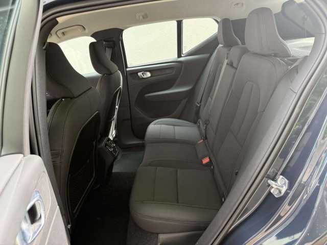 Volvo  D3 2WD Momentum Pro (EURO 6d-TEMP) Klima Navi