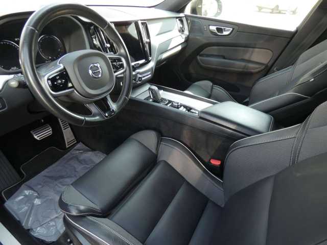 Volvo  B5 (Diesel) AWD R-Design (EURO 6d) Klima Navi