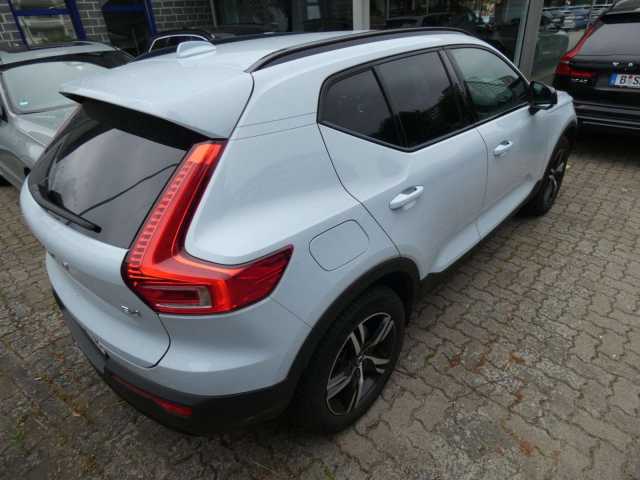 Volvo  B4 2WD Plus Dark (EURO 6d) Klima Navi