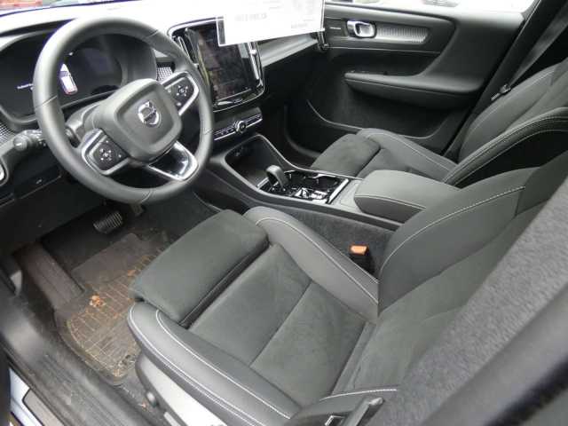 Volvo  B4 2WD Plus Dark (EURO 6d) Klima Navi
