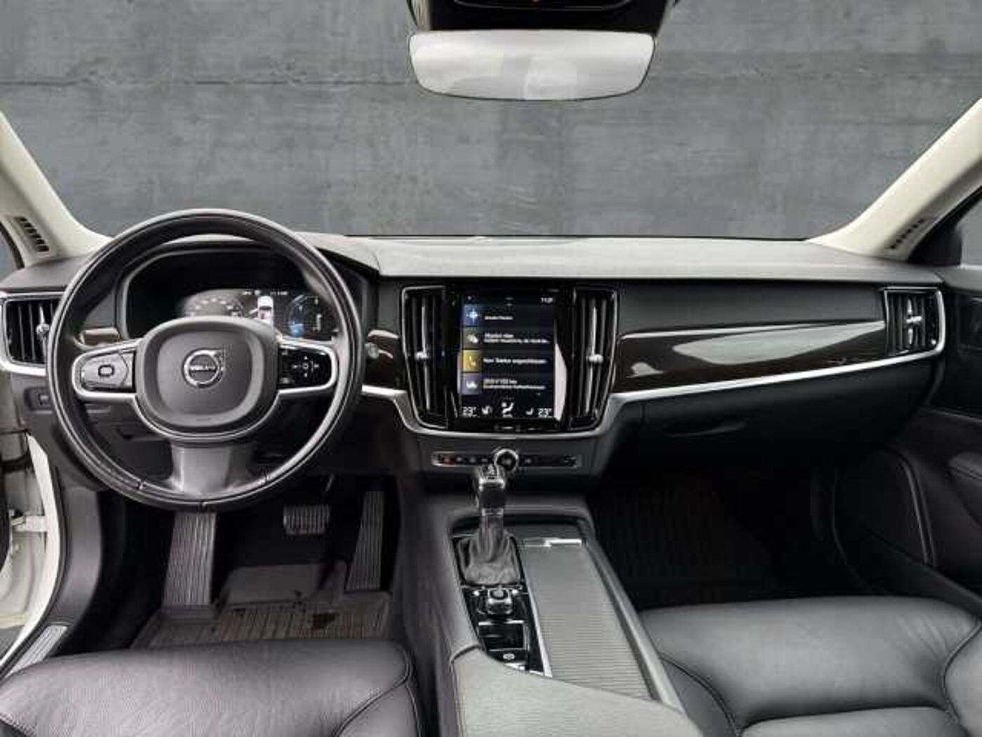 Volvo  D4 Momentum (EURO 6d-TEMP)(DPF) Klima Navi Leder