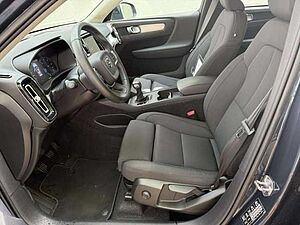 Volvo  D3 2WD Momentum Pro (EURO 6d-TEMP) Klima Navi