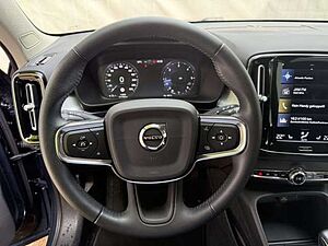 Volvo  D3 2WD Momentum Pro (EURO 6d-TEMP) Klima Navi
