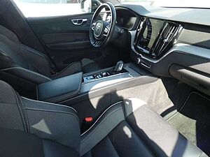 Volvo  B5 (Diesel) AWD R-Design (EURO 6d) Klima Navi