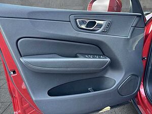 Volvo  B4 (Diesel) AWD Inscription (EURO 6d) Klima Navi