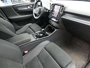 Volvo  B4 2WD Plus Dark (EURO 6d) Klima Navi