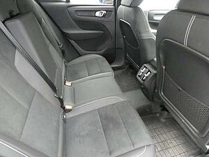 Volvo  B4 2WD Plus Dark (EURO 6d) Klima Navi