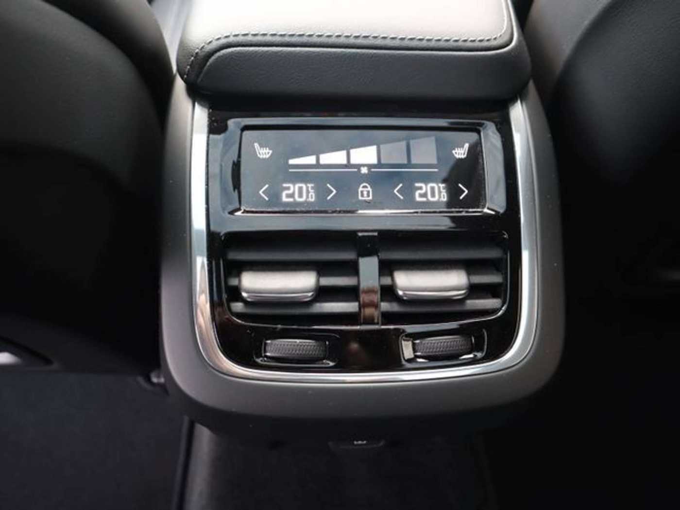 Volvo  V60 B4 Cross Country Ultimate AWD Massage Sthzg