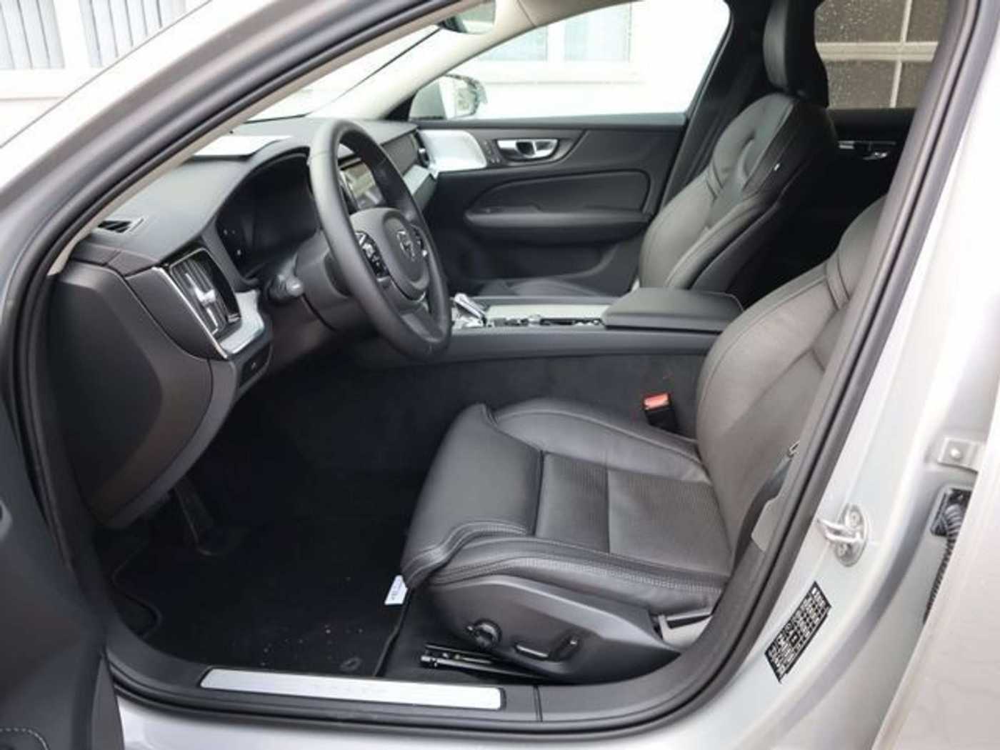 Volvo  V60 B4 Cross Country Ultimate AWD Massage Sthzg