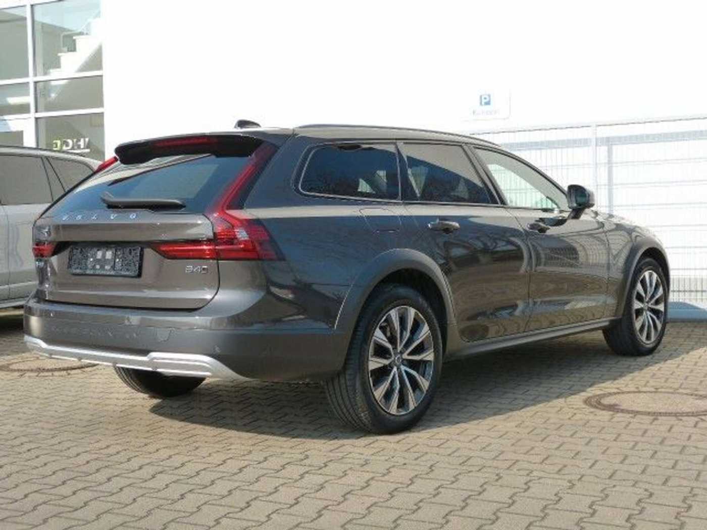Volvo  V90 B4 Cross Country  Plus AWD Standhzg 360°