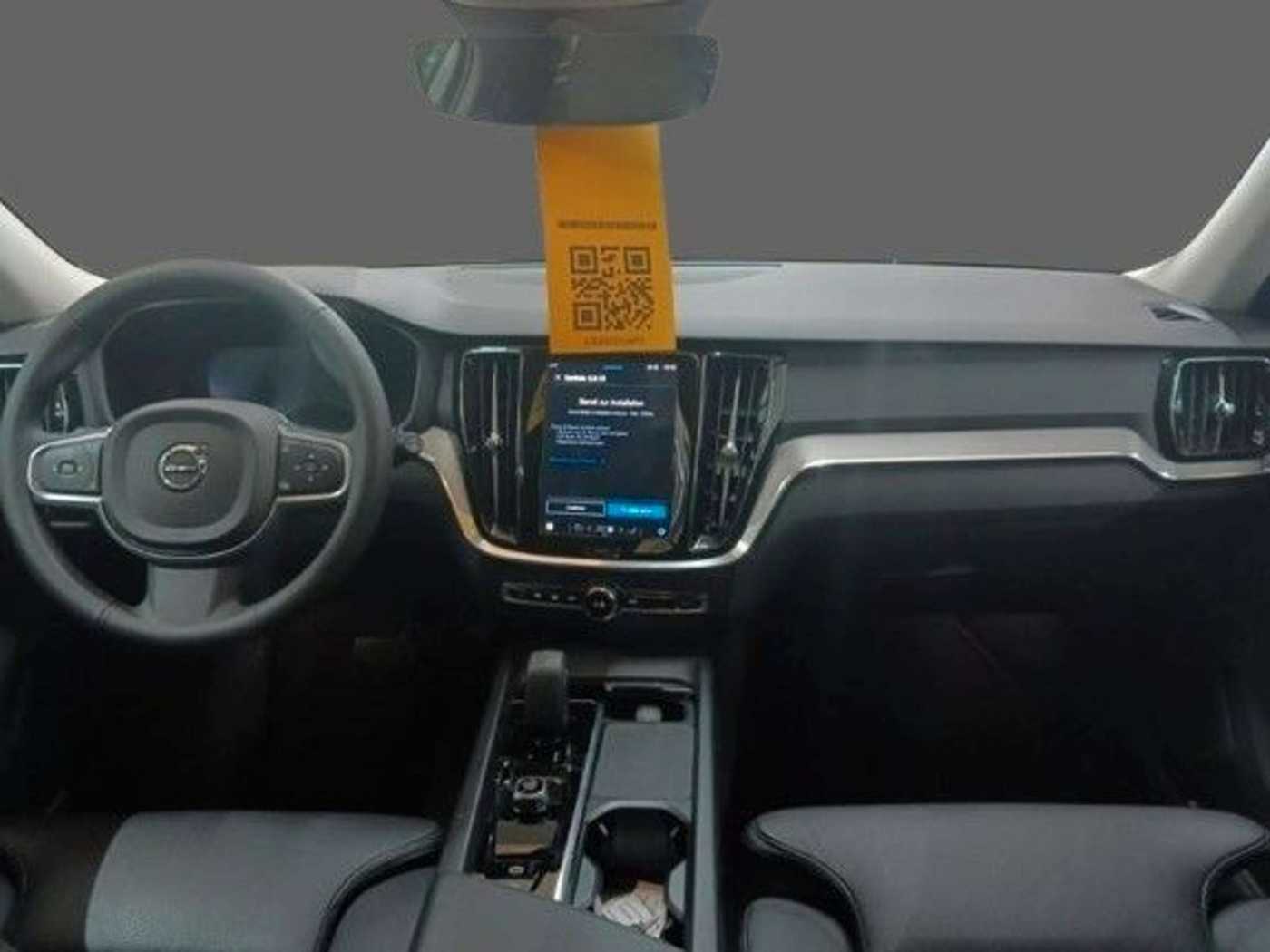 Volvo  B4 Core AHK ACC Standhzg Licht-Pkt