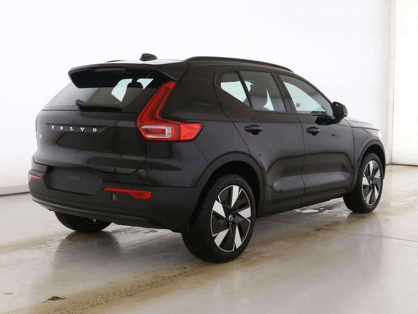 Volvo  Single Motor RWD Plus Dark ACC*Blis