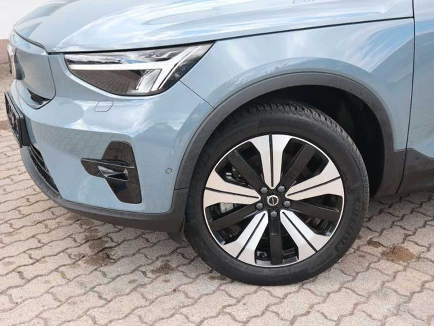 Volvo  Twin Ultimate Pure Electric AWD 360°