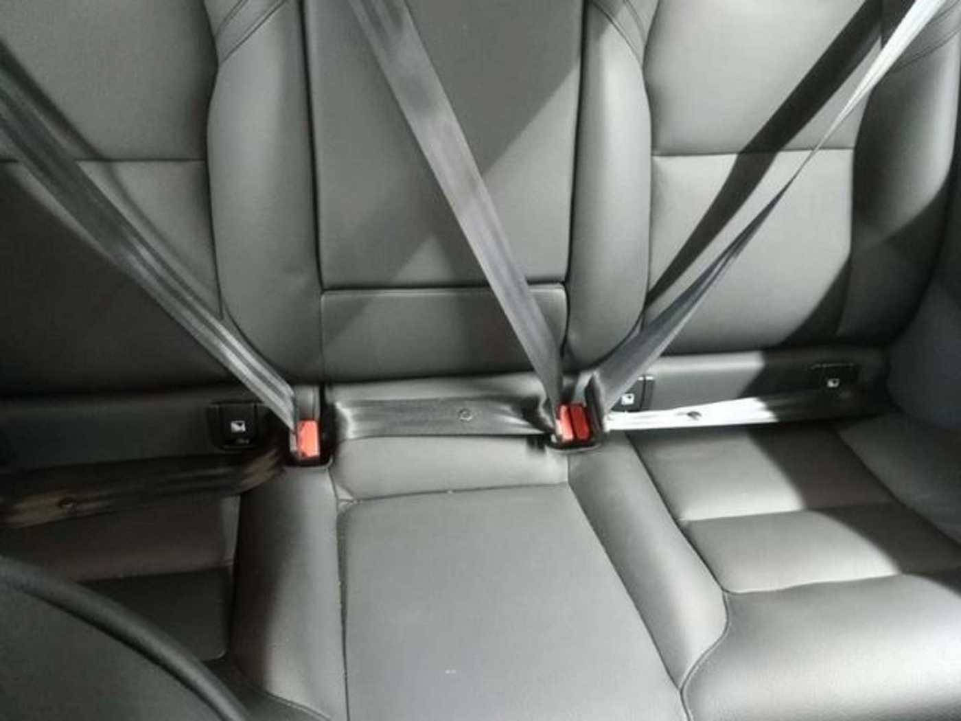 Volvo  B4 Plus Dark AWD Automatik StdHz*AHK