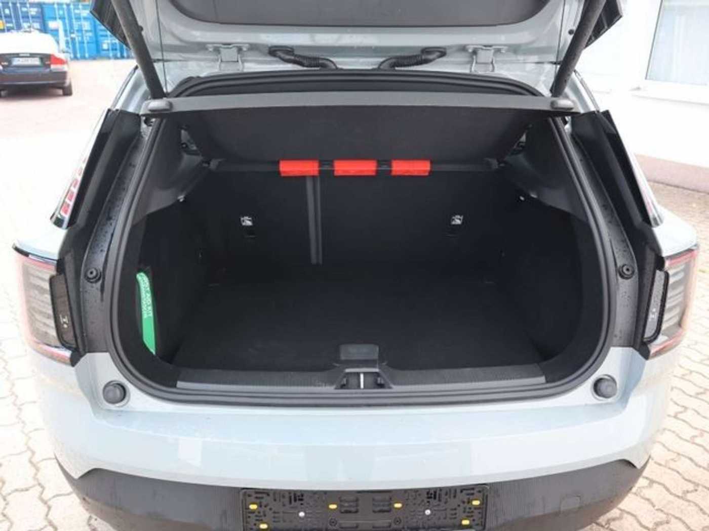 Volvo  Ultra AWD Performance Pure Electric