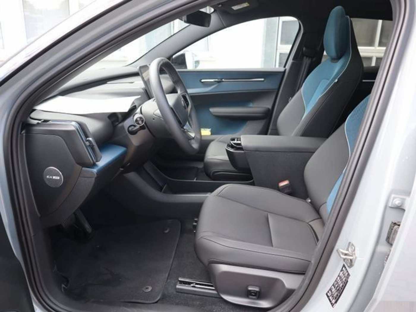 Volvo  Ultra AWD Performance Pure Electric