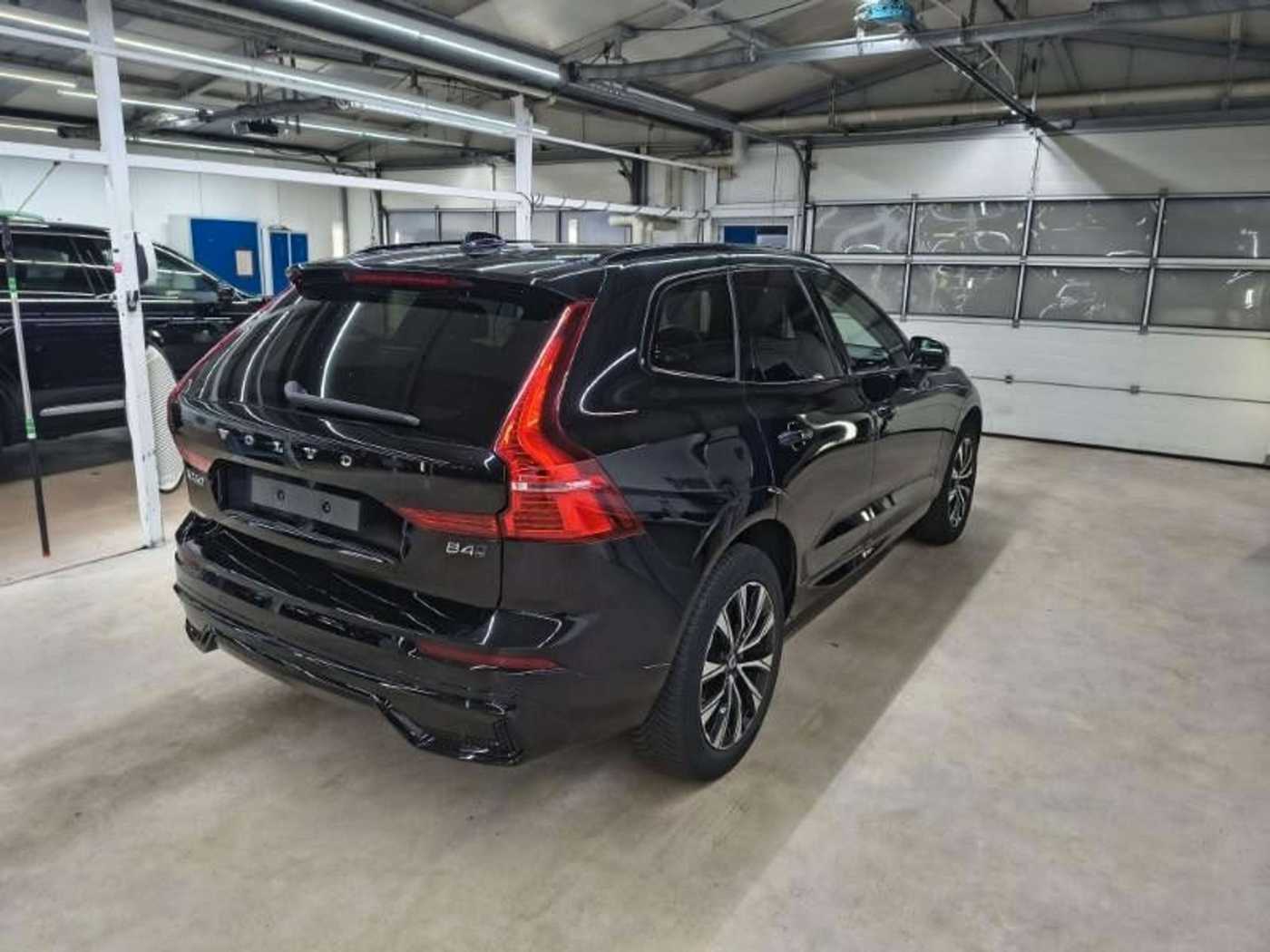 Volvo  B4 Plus Dark AWD StdHz*ACC
