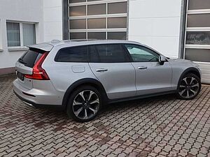 Volvo  V60 B4 Cross Country Ultimate AWD Massage Sthzg