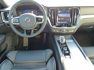Volvo  B4 Plus Dark Automatik SD*StdHz*ACC