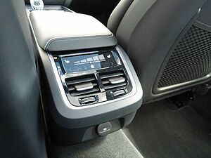 Volvo  B5 Ultimate Dark AWD 360 ACC SD Headup