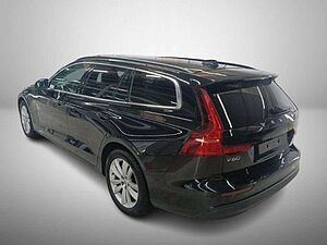 Volvo  B4 Core AHK ACC Standhzg Licht-Pkt