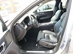 Volvo  B4 Plus Dark Auto ACC*360°