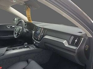 Volvo  B4 Plus Dark AWD Automatik StdHz*AHK