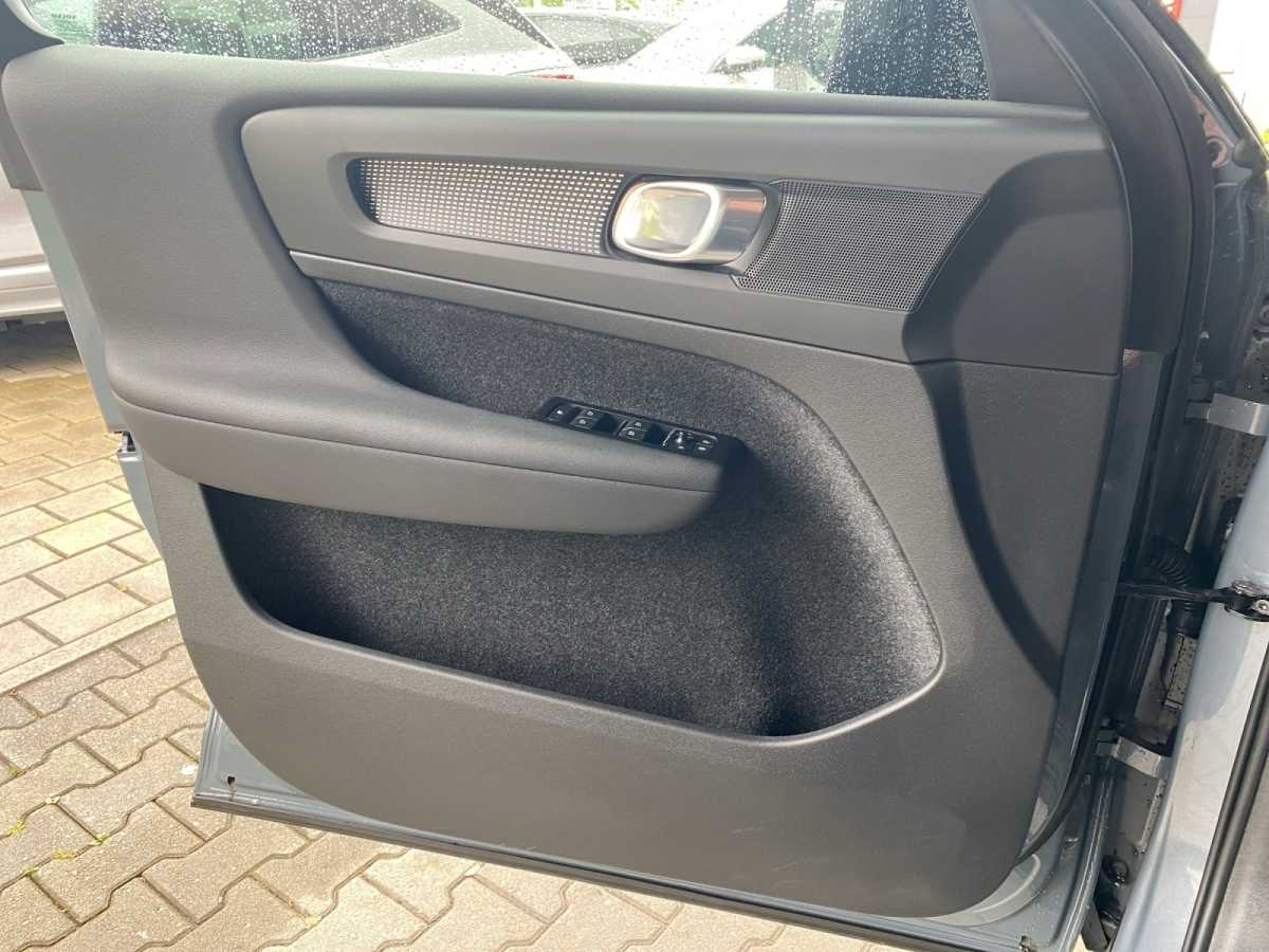 Volvo  XC 40
