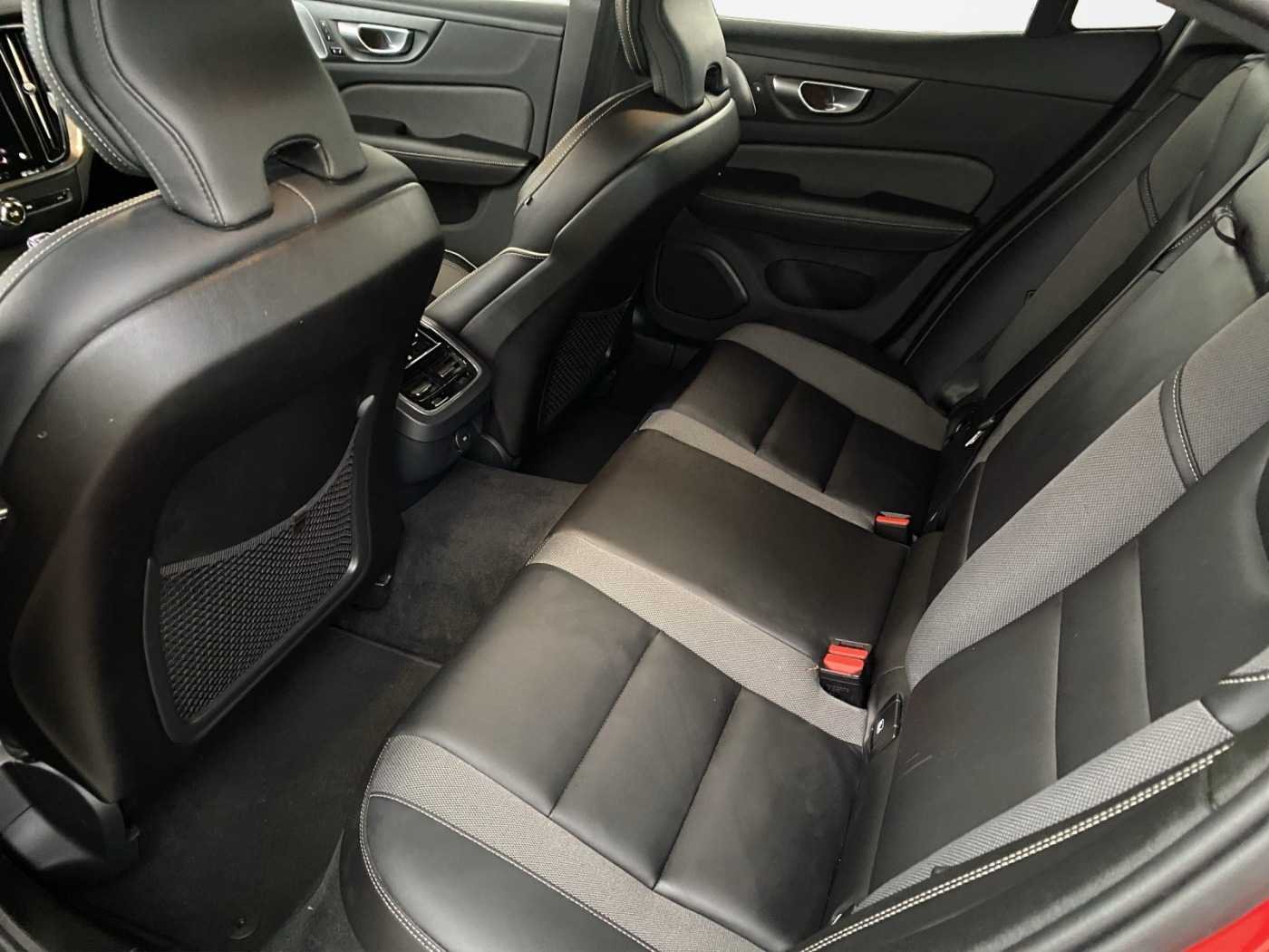 Volvo  Ultimate Dark