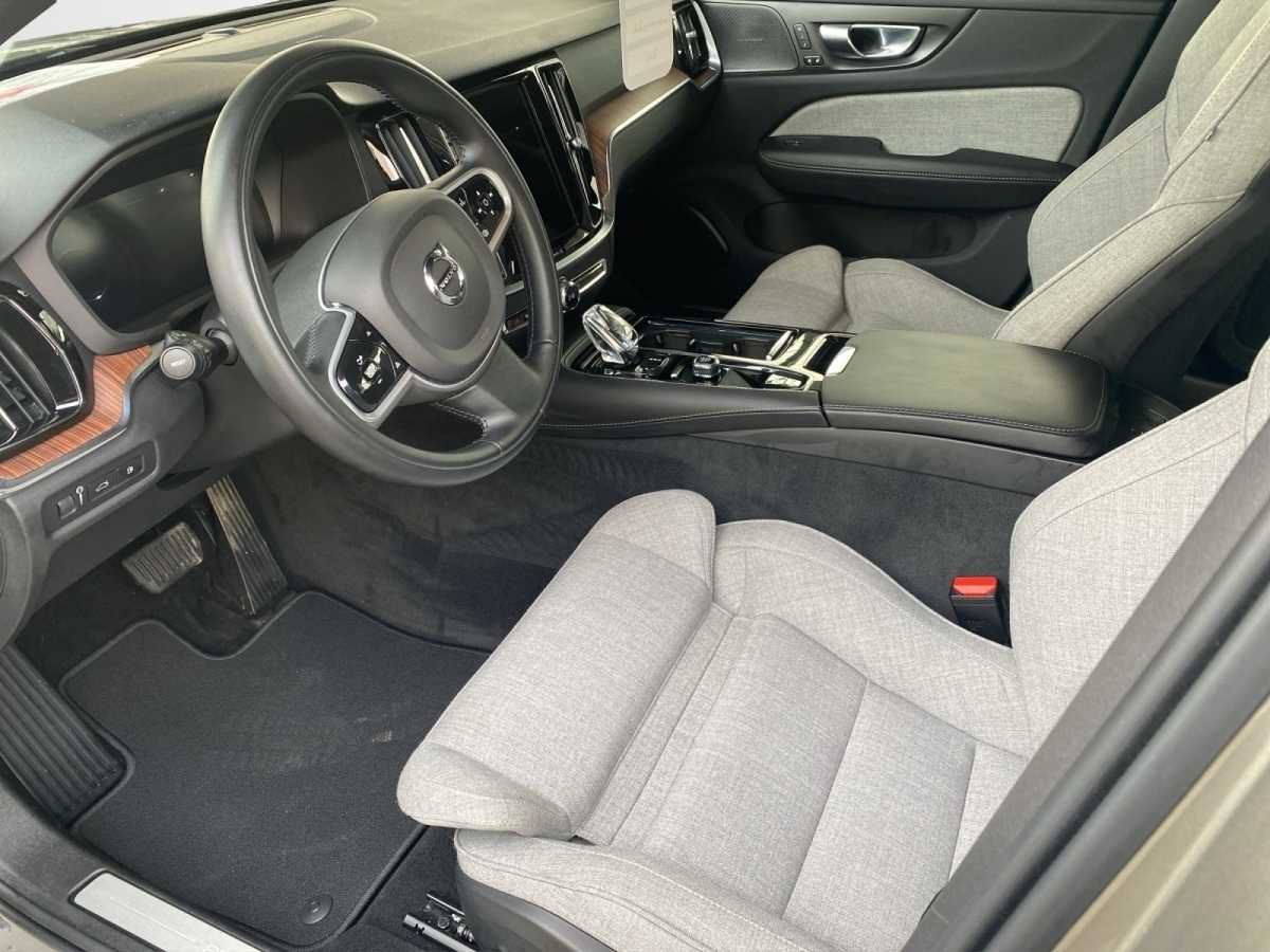 Volvo  Plus Recharge