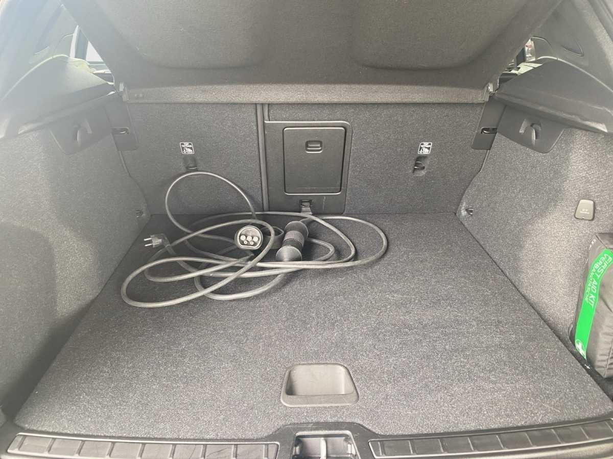 Volvo  XC 40