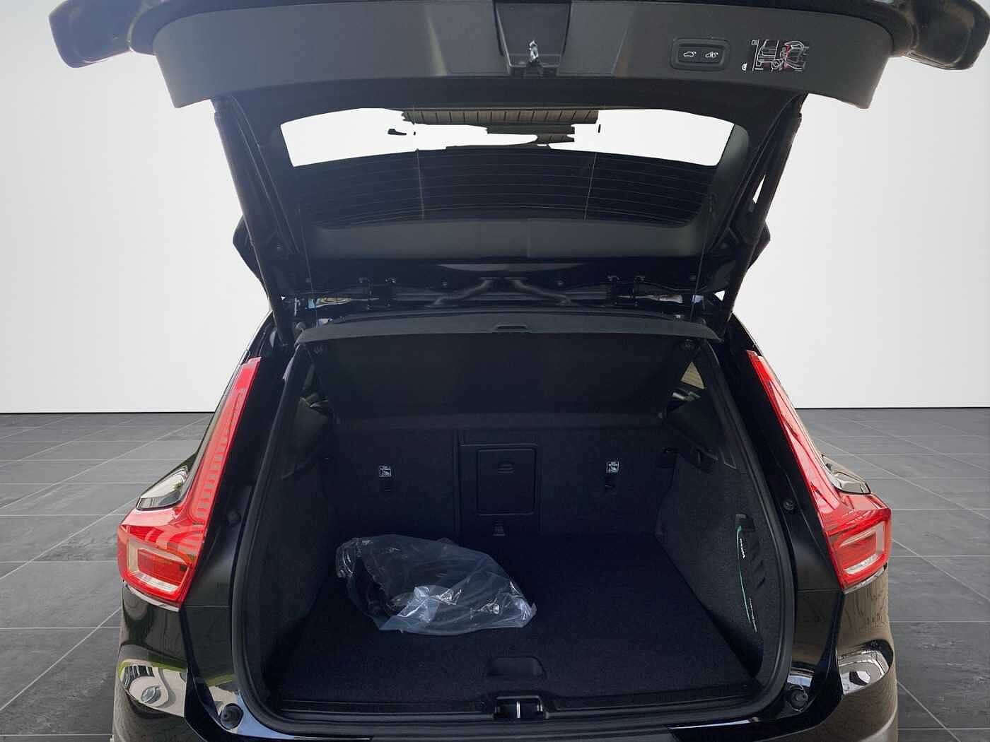 Volvo  XC 40