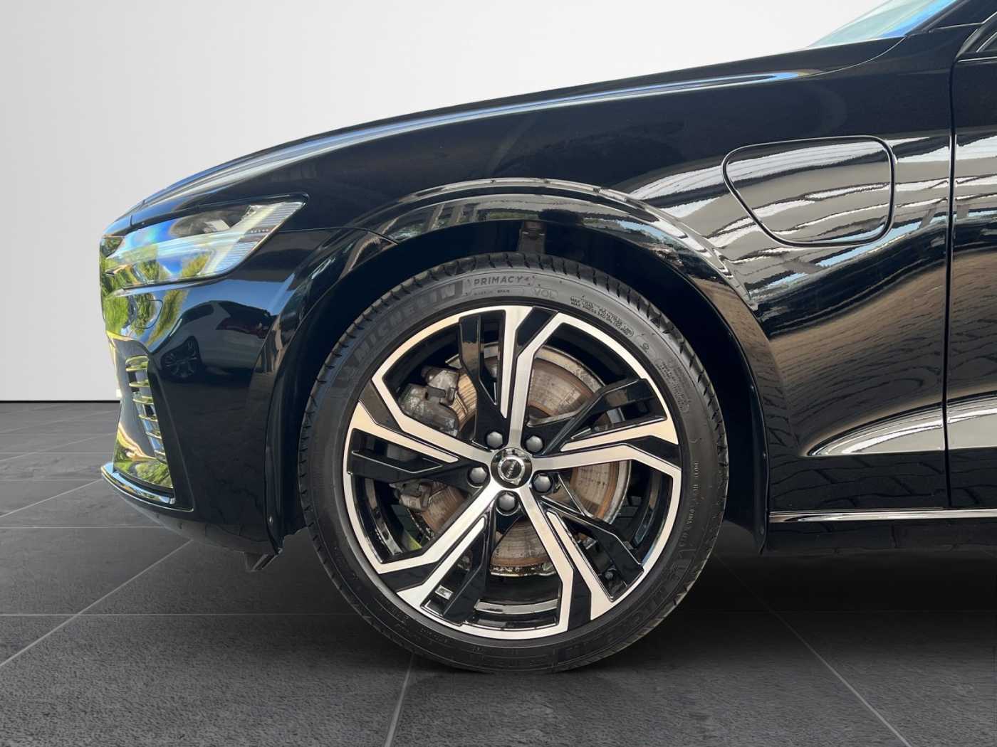 Volvo  Plus Dark Recharge