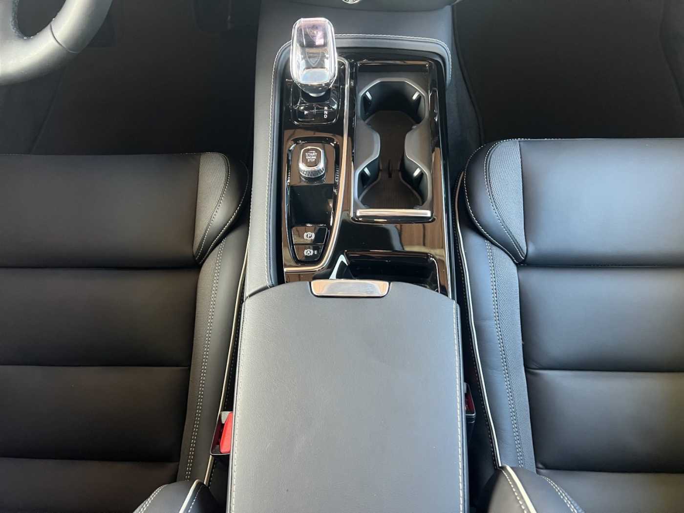 Volvo  Plus Dark Recharge