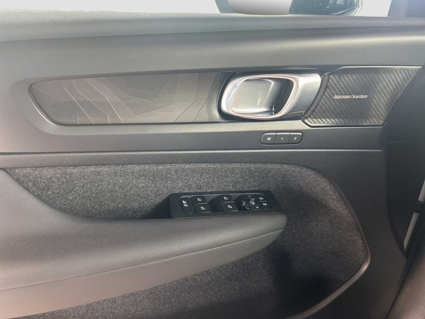 Volvo  XC 40