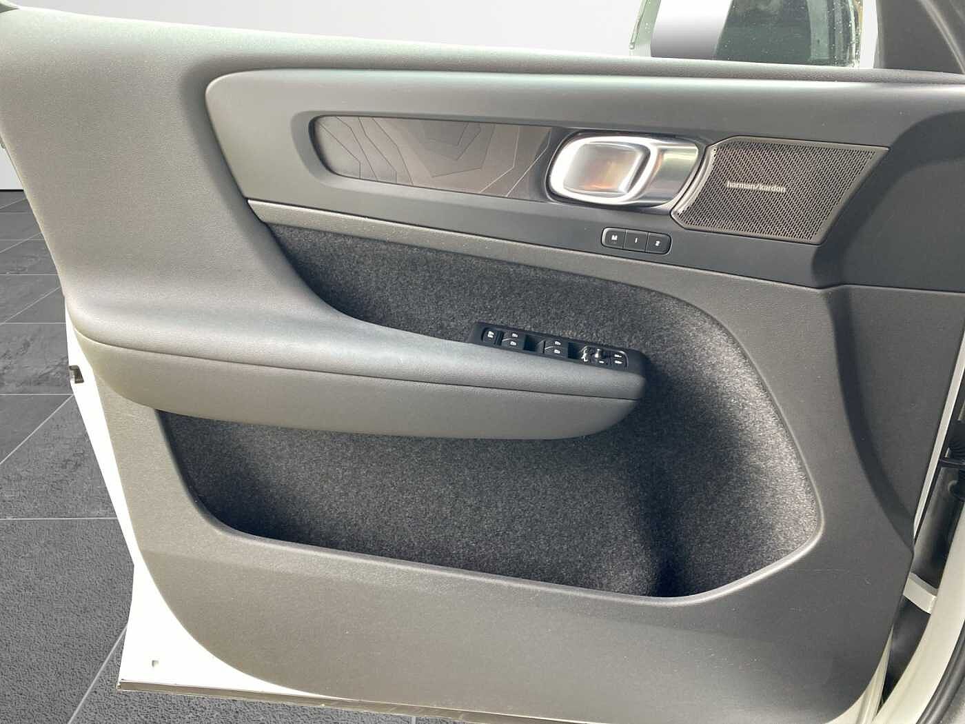 Volvo  XC 40