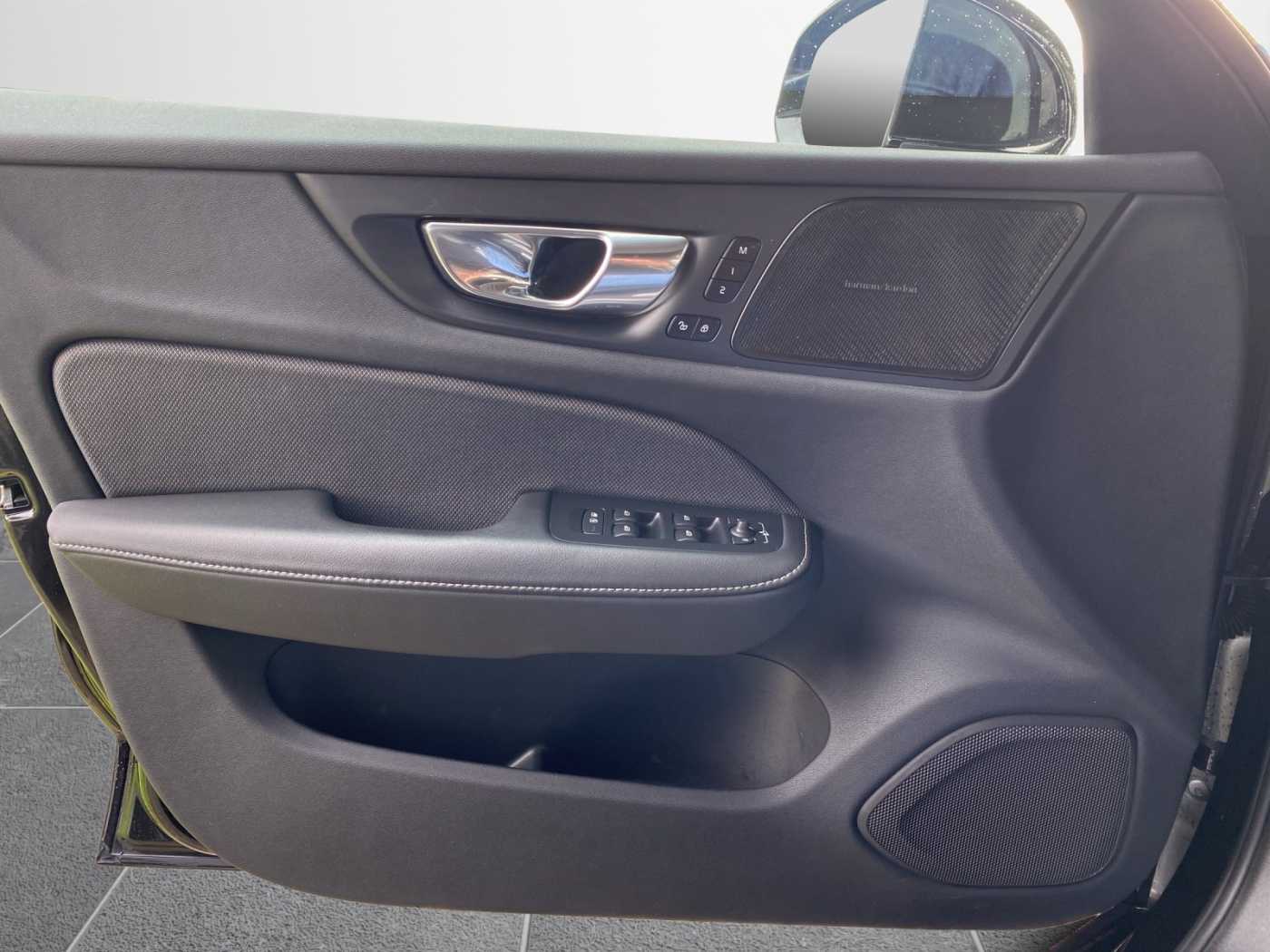 Volvo  Plus Bright Recharge
