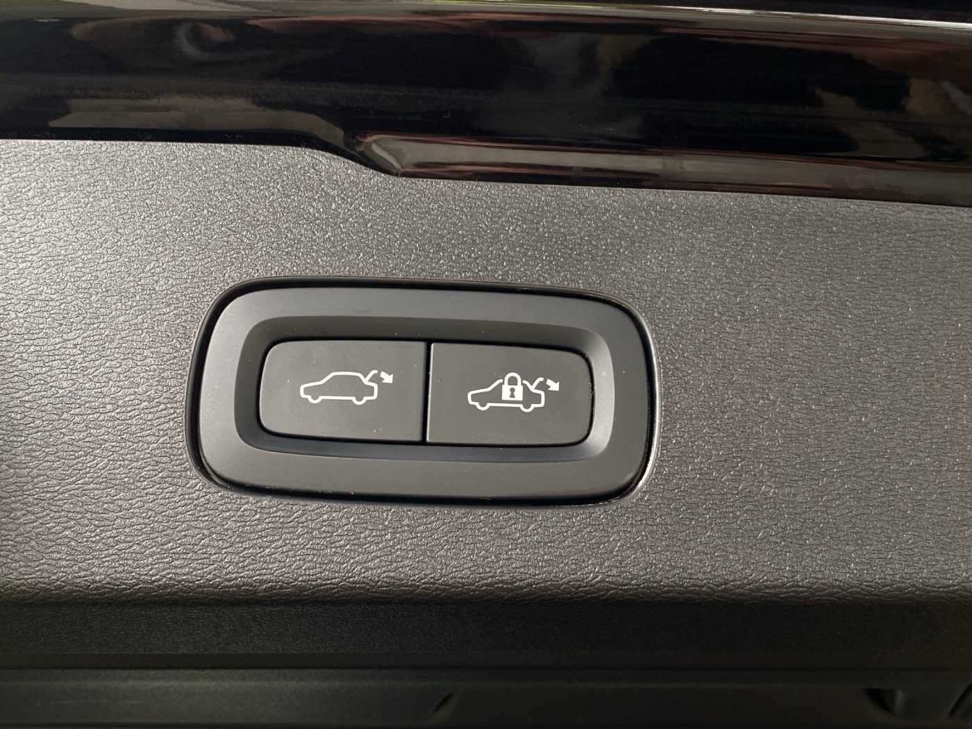 Volvo  Plus Bright Recharge