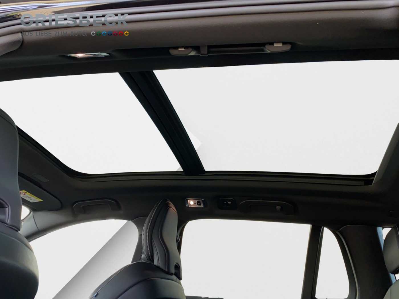Volvo  R Design Recharge