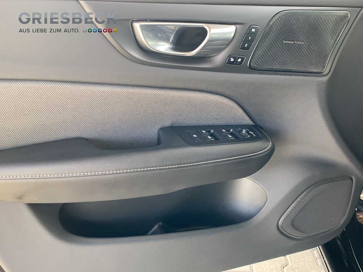 Volvo  R Design Recharge