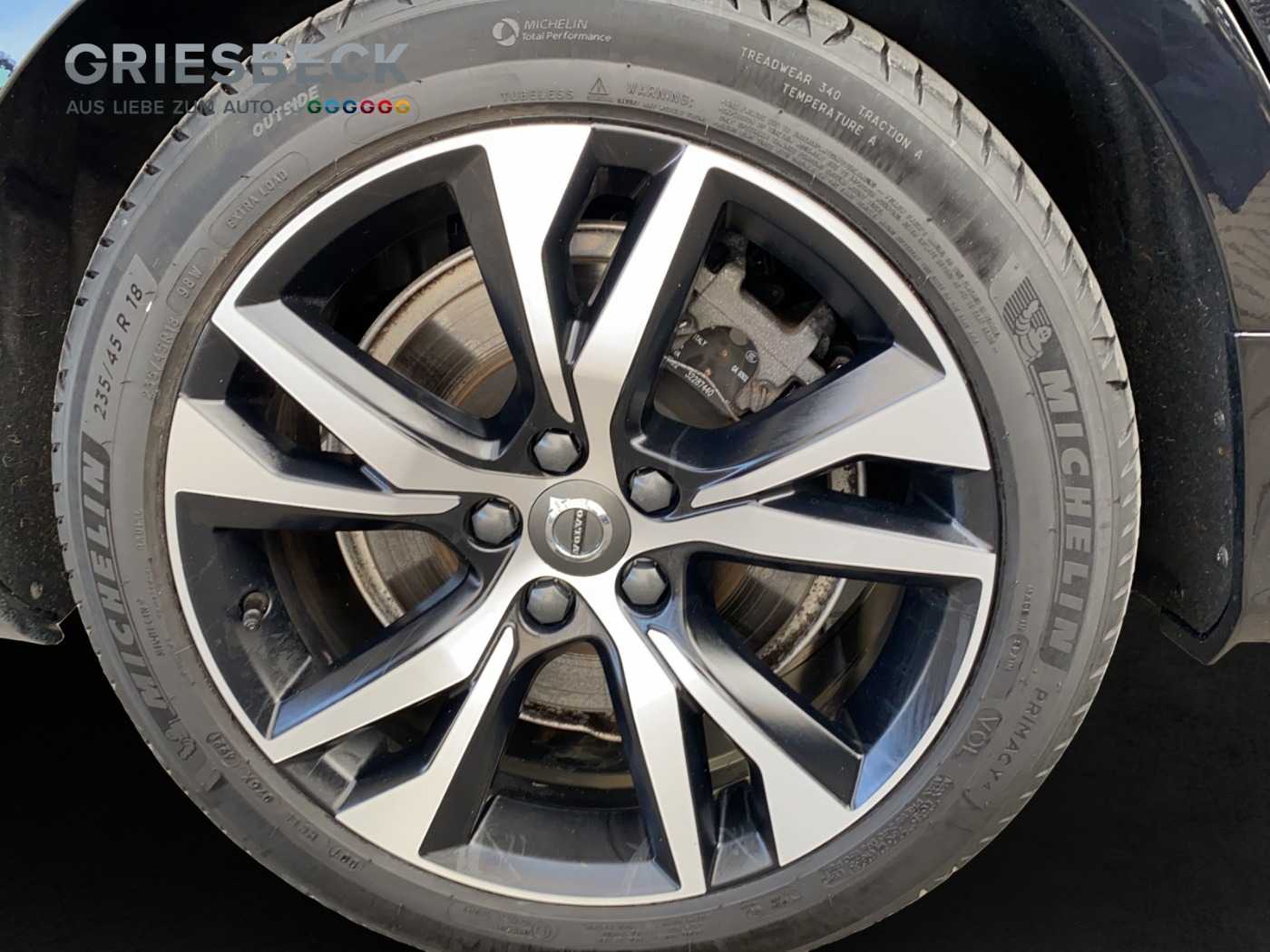 Volvo  R Design Recharge