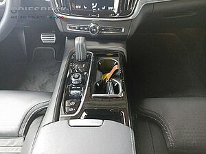 Volvo  R Design Recharge
