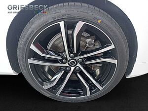 Volvo  R Design Recharge