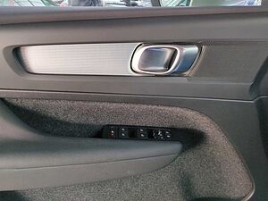 Volvo  XC 40