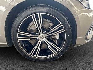 Volvo  Plus Recharge