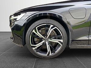 Volvo  Plus Dark Recharge
